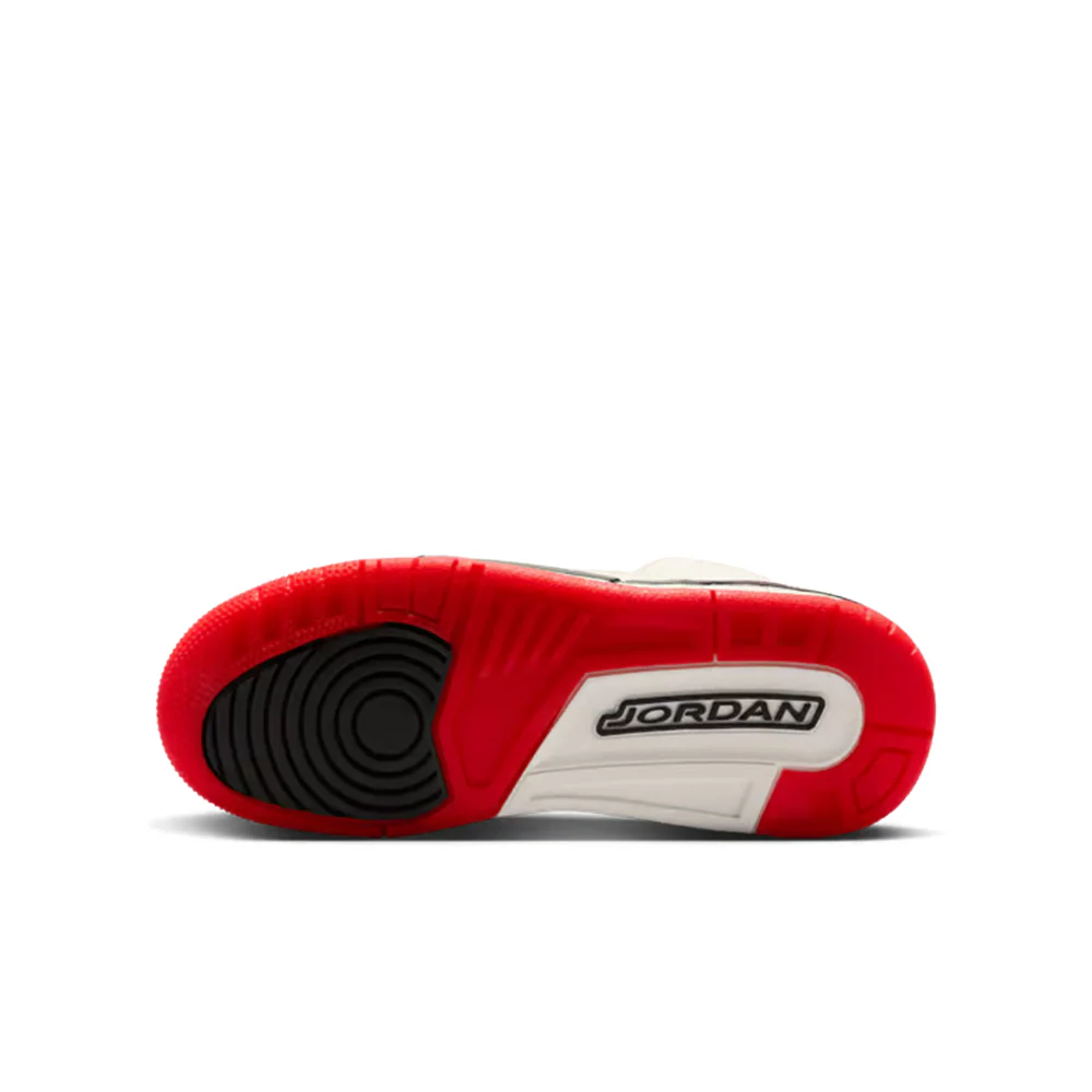 Air Jordan 3 Retro (GS) - Image 3
