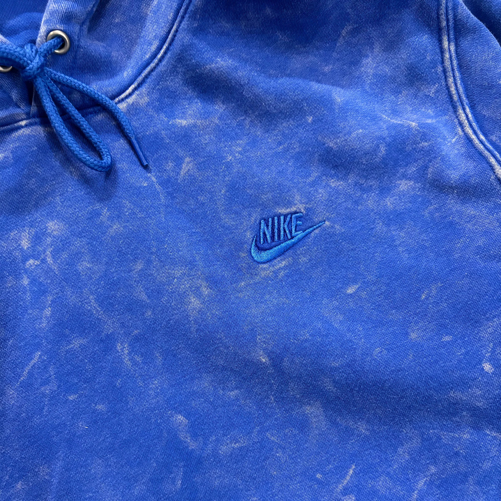Nike Sportswear Club Men's Washed Fleece Hoodie - Image 2