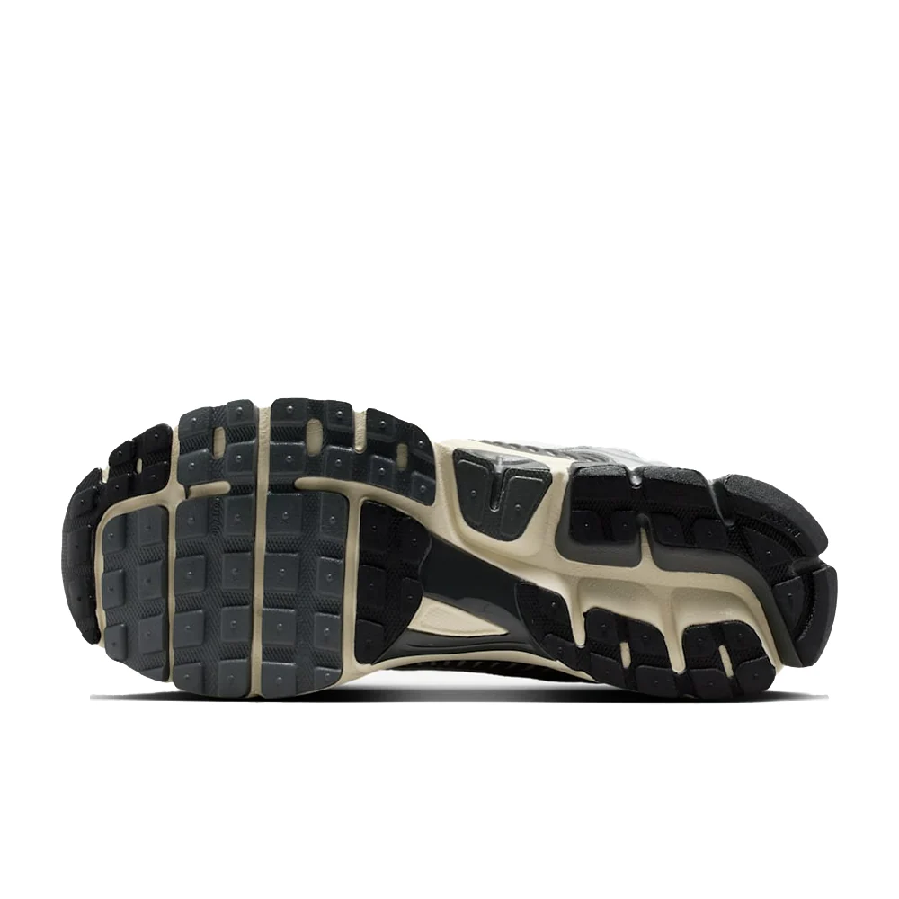 Nike Zoom Vomero 5 - Image 3