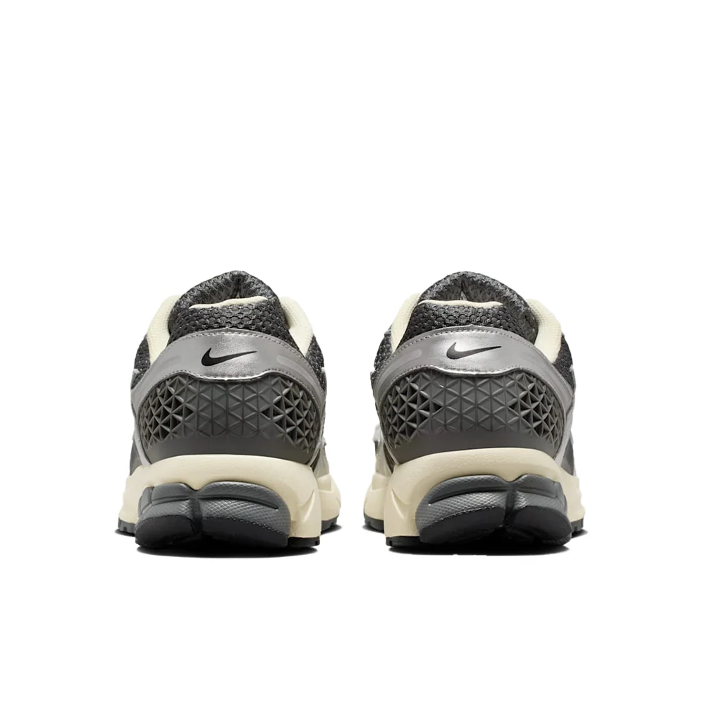 Nike Zoom Vomero 5 - Image 4